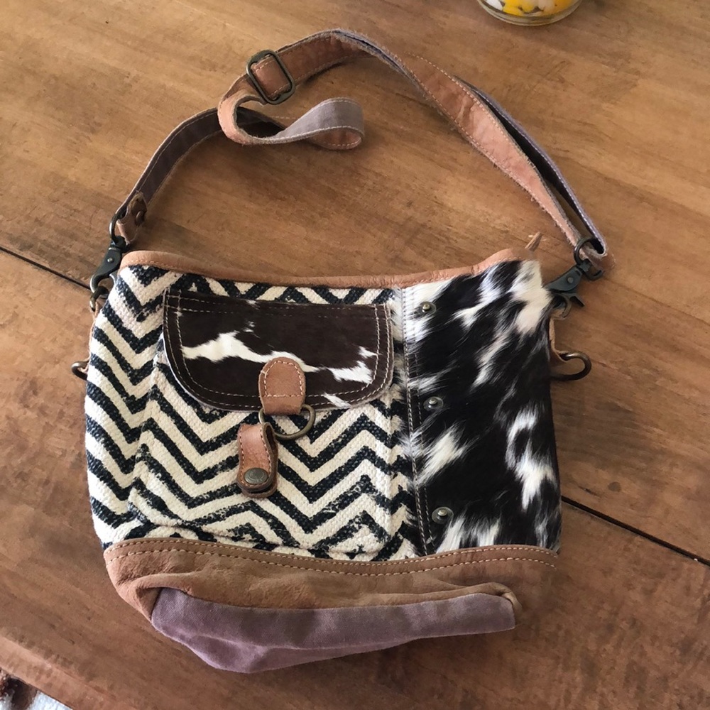 Myra Bag - Picture 2 of 11